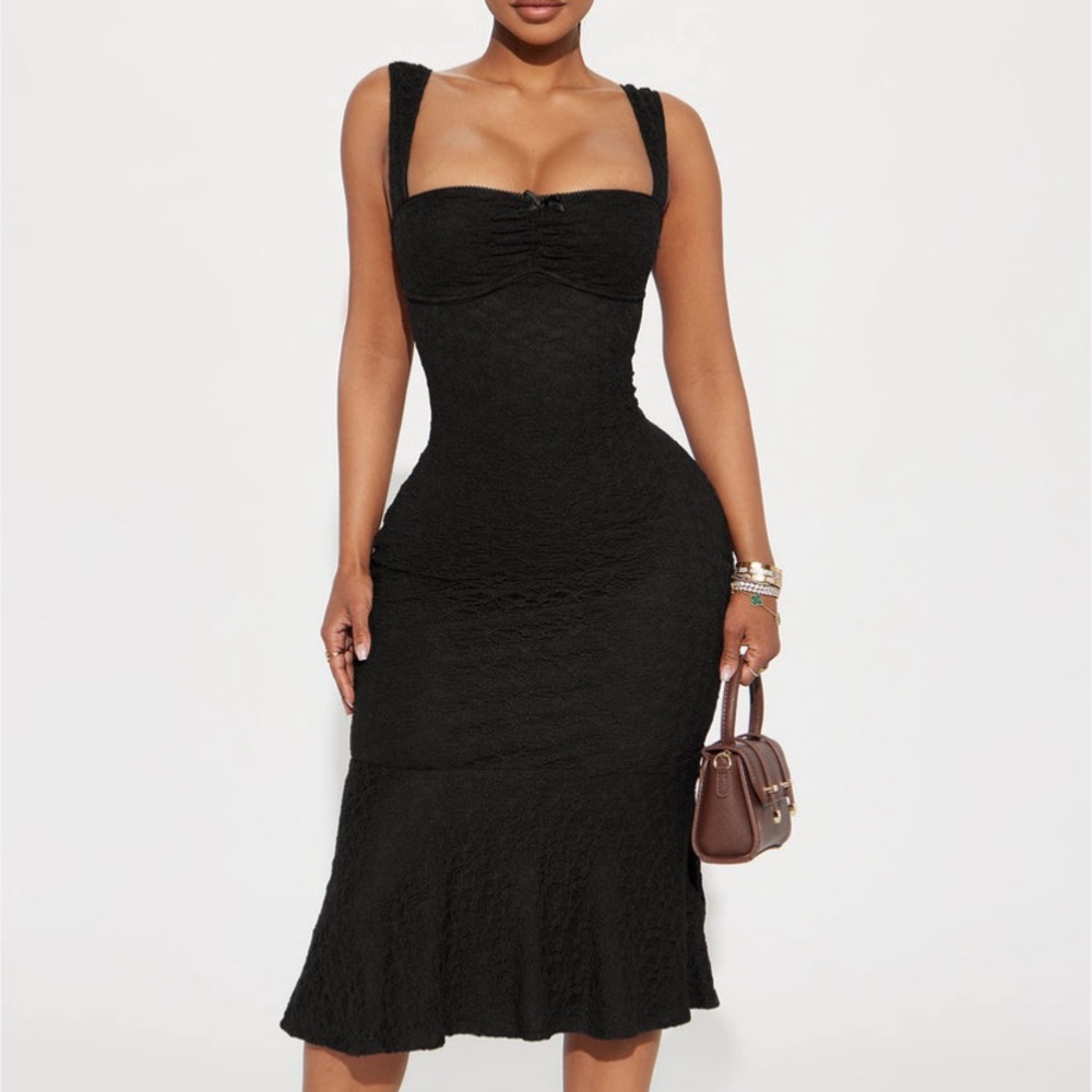 Fashion Nova Elegant Black Midi Dress